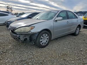 Toyota Camry LE 2.4L 4 2005