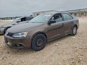Volkswagen Jetta BASE 2.0L 4 2014