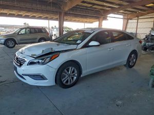 Hyundai Sonata SE 2.4L 4 2015