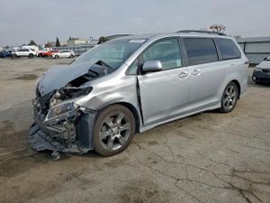 Toyota Sienna SPORT 3.5L 6 2015