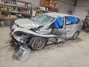 Toyota Prius 1.8L 4 2012