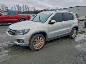 Volkswagen Tiguan S 2.0L 4 2012