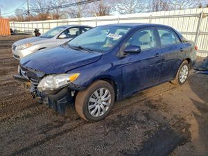 Toyota Corolla BASE 1.8L 4 2013