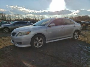 Toyota Camry BASE 2.5L 4 2011