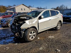 Nissan Rogue S 2.5L 4 2013