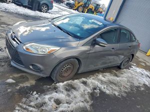 Ford Focus SE 2.0L 4 2014