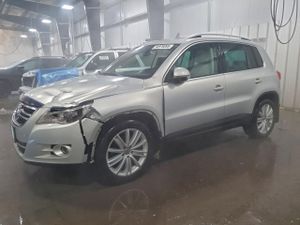 Volkswagen Tiguan S 2.0L 4 2011