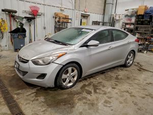 Hyundai Elantra GLS 1.8L 4 2013