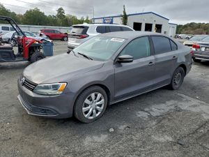 Volkswagen Jetta SE 1.8L 4 2014