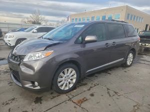 Toyota Sienna XLE 3.5L 6 2012