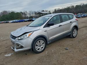 Ford Escape S 2.5L 4 2015