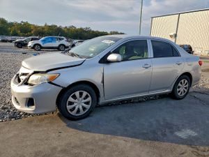 Toyota Corolla BASE 1.8L 4 2013