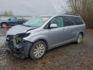 Toyota Sienna XLE 3.5L 6 2013
