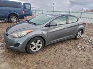 Hyundai Elantra GLS 1.8L 4 2013