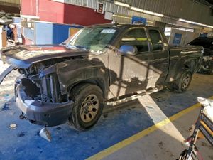 Chevrolet Silverado 1500 C1500 LT 5.3L 8 2011