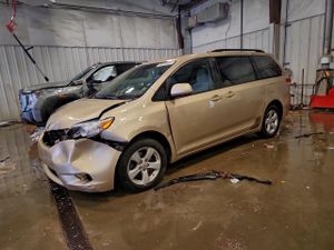 Toyota Sienna BASE 2.7L 4 2011