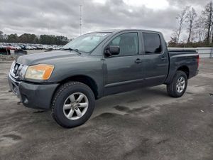 Nissan Titan S 5.6L 8 2012