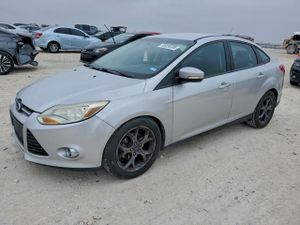 Ford Focus SE 2.0L 4 2014