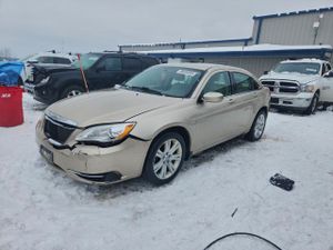 Chrysler 200 TOURING 2.4L 4 2013