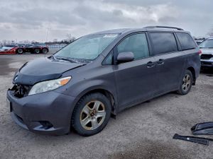 Toyota Sienna 3.5L 6 2012