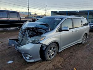 Toyota Sienna SPORT 3.5L 6 2015