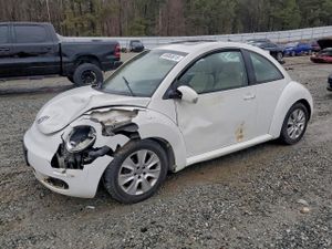 Volkswagen Beetle 2.5L 5 2010