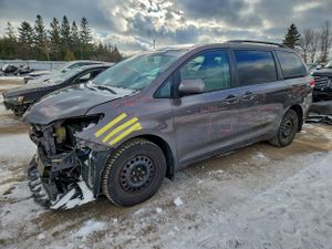 Toyota Sienna BASE 2.7L 4 2011