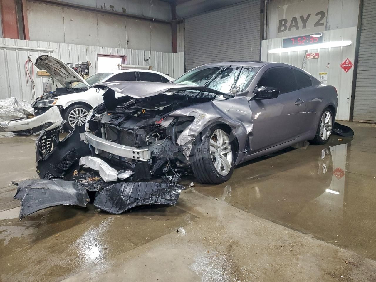 Infiniti G37 3.7L 6 2010
