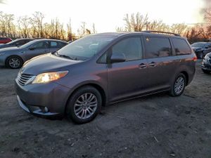 Toyota Sienna XLE 3.5L 6 2014