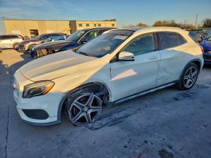 Mercedes-Benz GLA 250 4MATIC 2.0L 4 2015