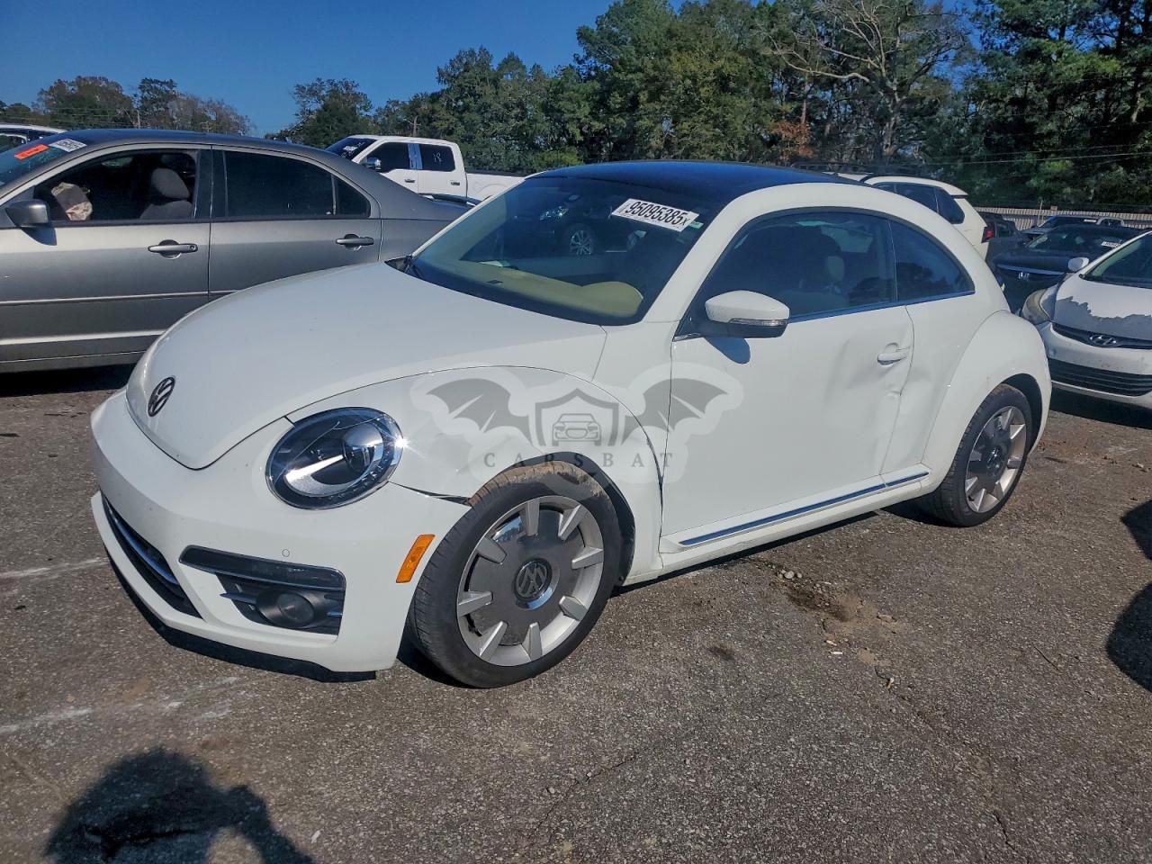 Volkswagen Beetle SE 2 L 4 2018