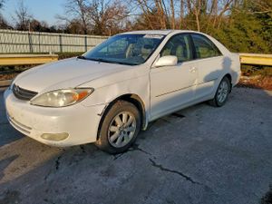 Toyota Camry LE 2.4L 4 2004