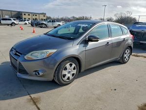 Ford Focus SE 2.0L 4 2014