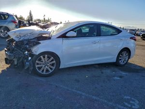 Hyundai Elantra SE 1.8L 4 2015