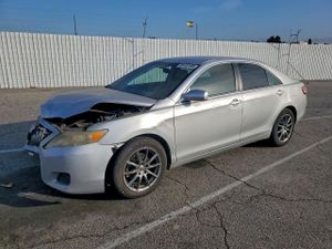 Toyota Camry BASE 2.5L 4 2011