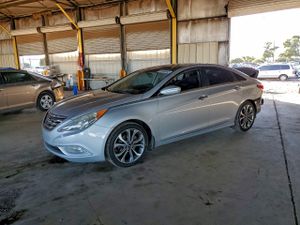 Hyundai Sonata SE 2.0L 4 2013