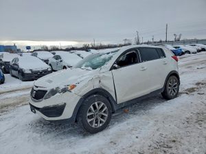 Kia Sportage LX 2.4L 4 2015