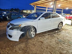 Toyota Camry BASE 2.5L 4 2011