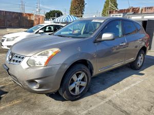 Nissan Rogue S 2.5L 4 2013