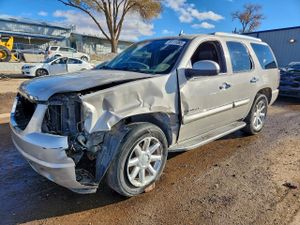 GMC Yukon DENALI 6.2L 8 2008