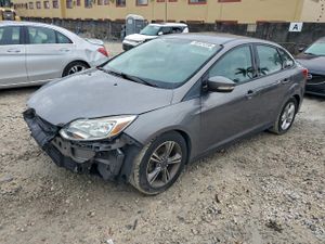 Ford Focus SE 2.0L 4 2014