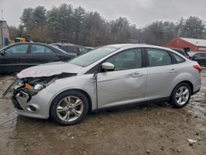 Ford Focus SE 2.0L 4 2013