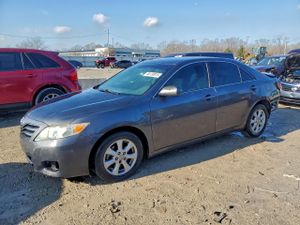 Toyota Camry BASE 2.5L 4 2011
