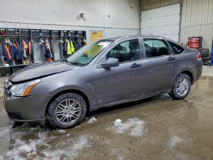 Ford Focus SE 2.0L 4 2011