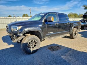Toyota Tundra CREWMAX 5.7L 8 2008