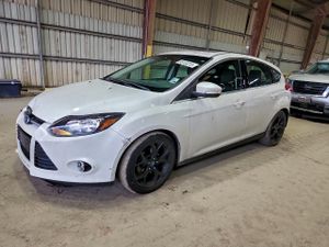Ford Focus TITANIUM 2.0L 4 2012