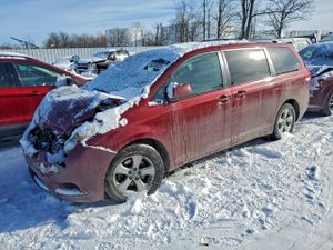 Toyota Sienna LE 3.5L 6 2011