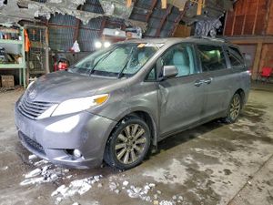 Toyota Sienna XLE 3.5L 6 2011