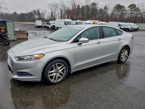 Ford Fusion SE 2.5L 4 2013