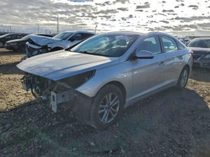 Hyundai Sonata SE 2.4L 4 2015
